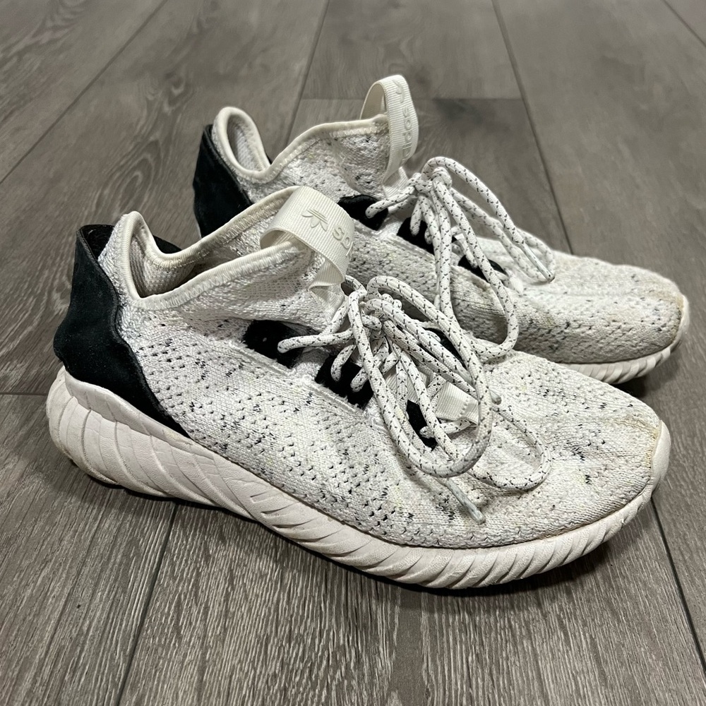ADIDAS Tubular Doom Sock Primeknit Snkears White & Black - Picture 3 of 10
